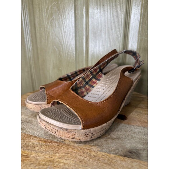 Crocs A Leigh Tan Brown Leather Open Toe Wedge Heel Slingback Sandals Womens 6 - Picture 1 of 6